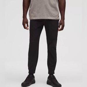 Lululemon ABC jogger shorter black pants